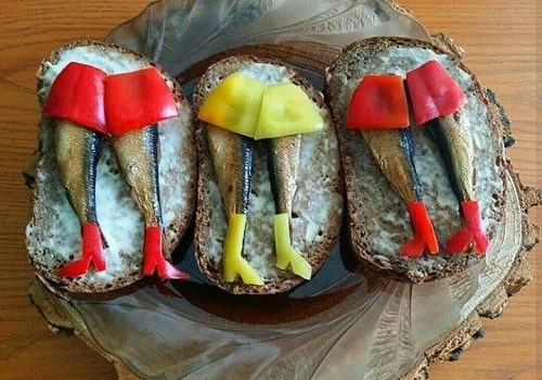 бутерброды со шпротами