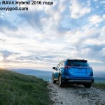 Toyota RAV4 2016 фото 13