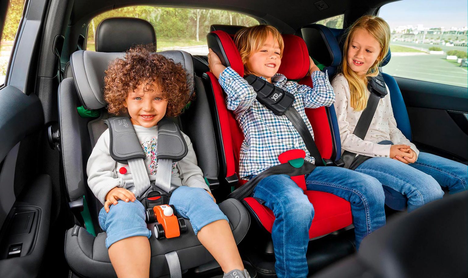 Кресла для перевозки детей в автомобиле до 12 лет